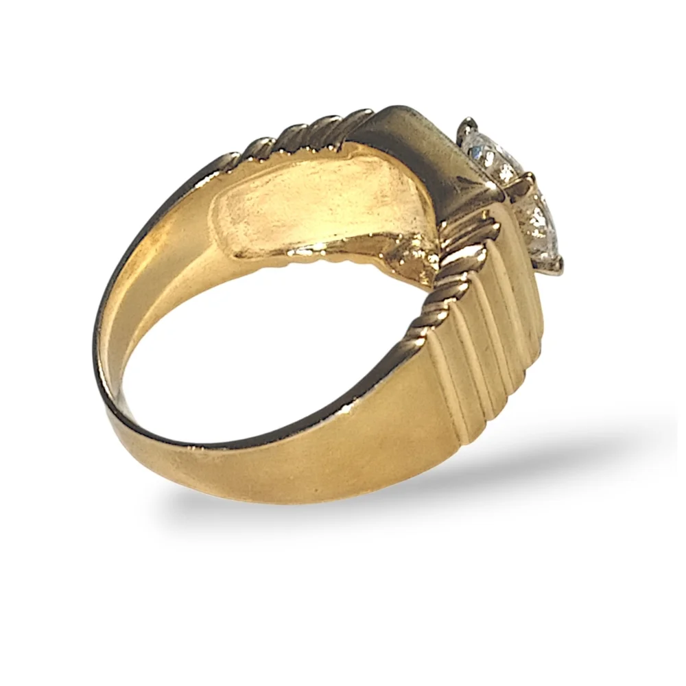 Bold Gold-Tone Ribbed Ring with Clear CZ Stone | Size 13.5 | NWOT